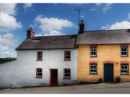 2 Penrhiw (right). Photo by Under the Thatch